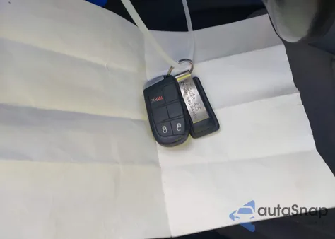 2019 Jeep Grand Cherokee Laredo 4X4 z USA, uszkodzony, nr VIN 1C4RJFAG0KC552733